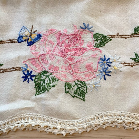 Embroidered Floral Pillowcases - Picture 7 of 8